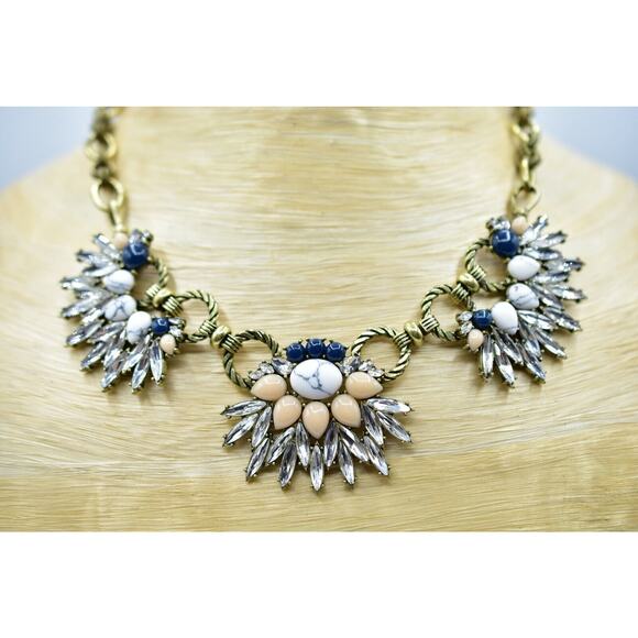 Chloe + Isabel Statement Necklace Collar Crystal Sparkling Blue White Jewels Bn7 - Picture 6 of 12